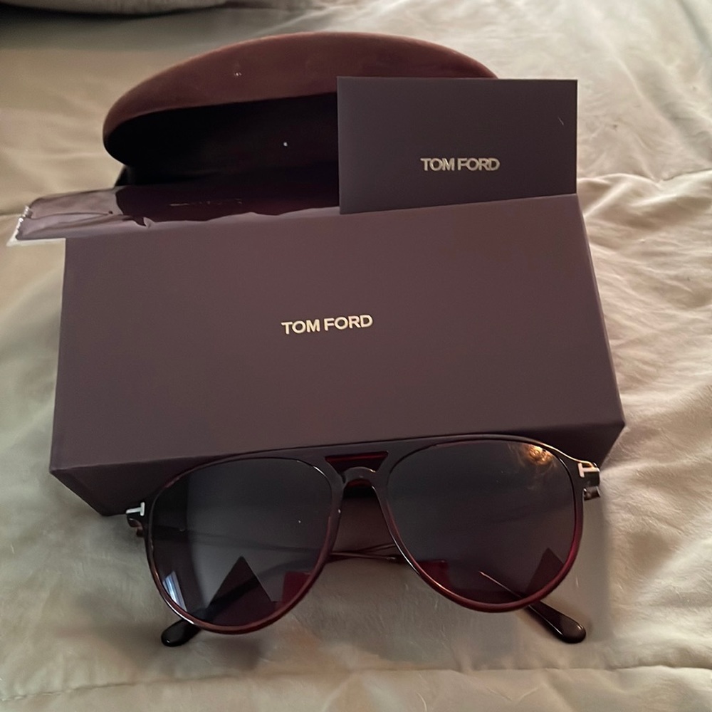 Rare red aviator Tom Ford